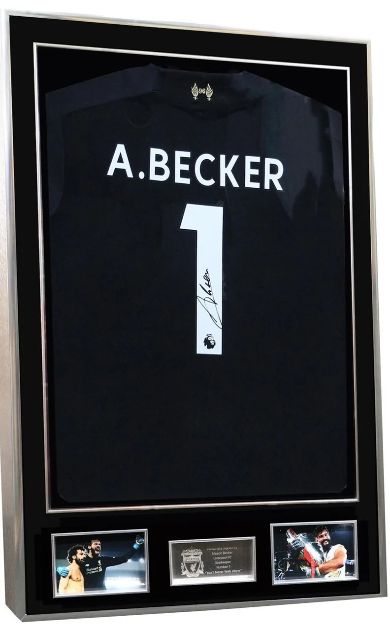 Alisson Becker — signed Liverpool goalkeeper shirt (black) — ของสะสมพร้อมลายเซ็นของแท้ในกรอบ