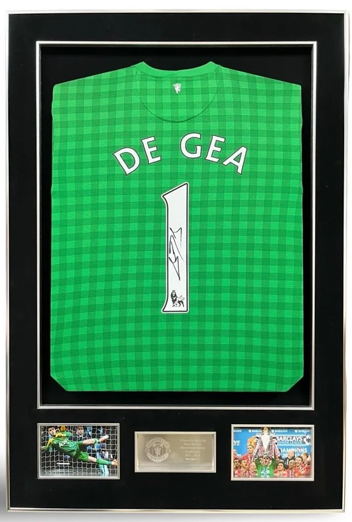 David de Gea — signed Manchester United goalkeeper shirt — authentic signed memorabilia, framed
