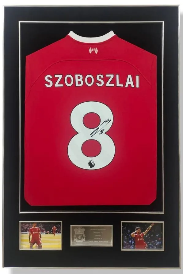 Dominik Szoboszlai — signed Liverpool shirt — ของสะสมพร้อมลายเซ็นของแท้ในกรอบ