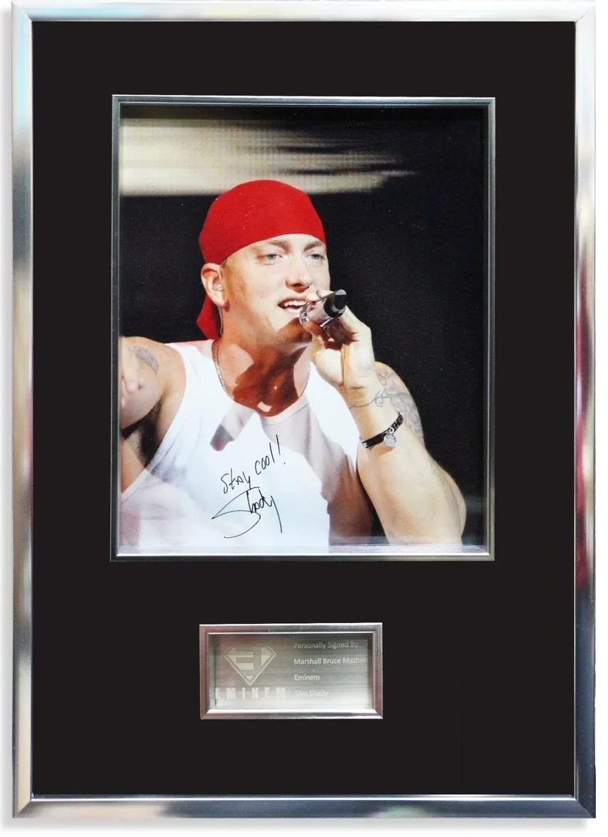 Eminem — signed photograph — ของสะสมพร้อมลายเซ็นของแท้ในกรอบ