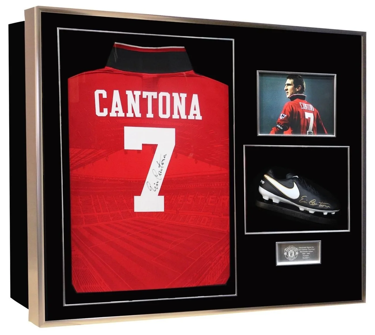 Eric Cantona — signed Manchester United shirt with boot — ของสะสมพร้อมลายเซ็นของแท้ในกรอบ