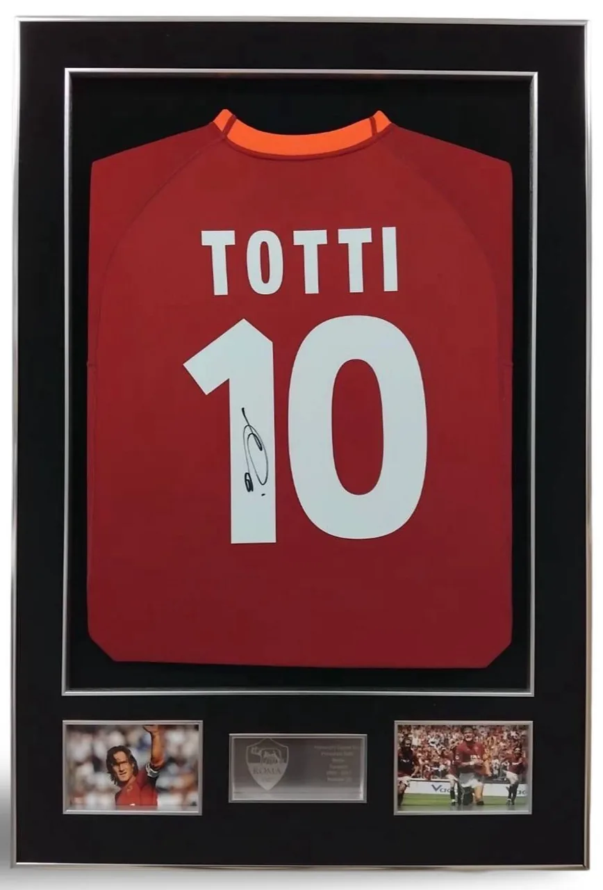 Francesco Totti — signed AS Roma shirt — memorabilia bertanda tangan asli dalam bingkai