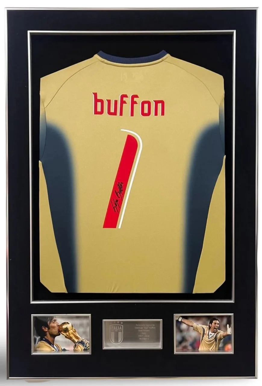 Gianluigi Buffon — signed Italy goalkeeper shirt (silver frame) — memorabilia bertanda tangan asli dalam bingkai