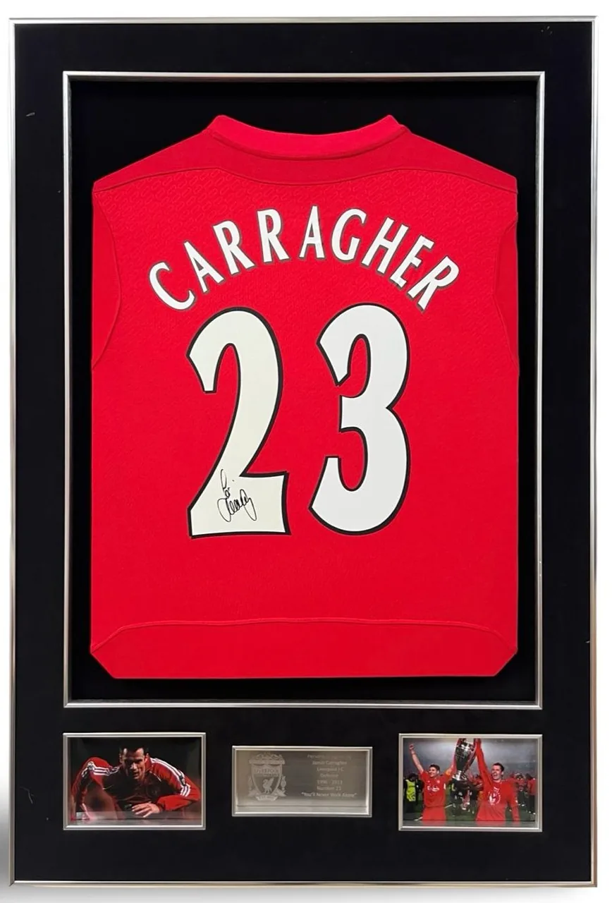 Jamie Carragher — signed Liverpool shirt — ของสะสมพร้อมลายเซ็นของแท้ในกรอบ