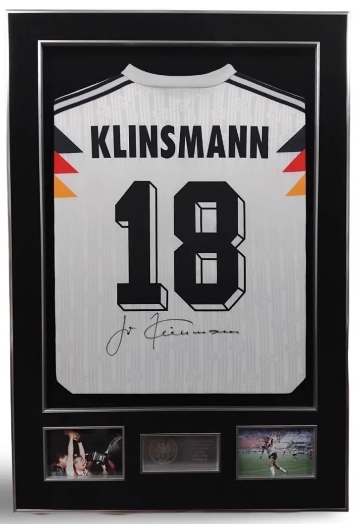 Jürgen Klinsmann — signed Germany shirt — ของสะสมพร้อมลายเซ็นของแท้ในกรอบ