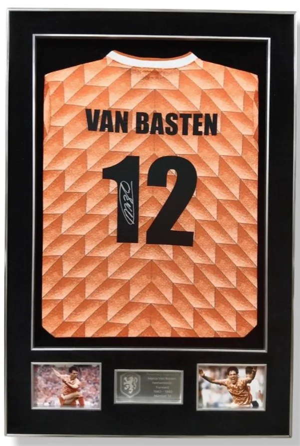 Marco van Basten — signed Netherlands shirt — ของสะสมพร้อมลายเซ็นของแท้ในกรอบ