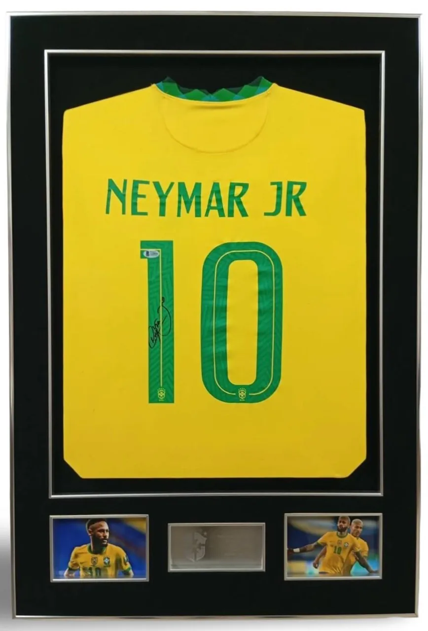 Neymar Jr — signed Brazil shirt — memorabilia bertanda tangan asli dalam bingkai