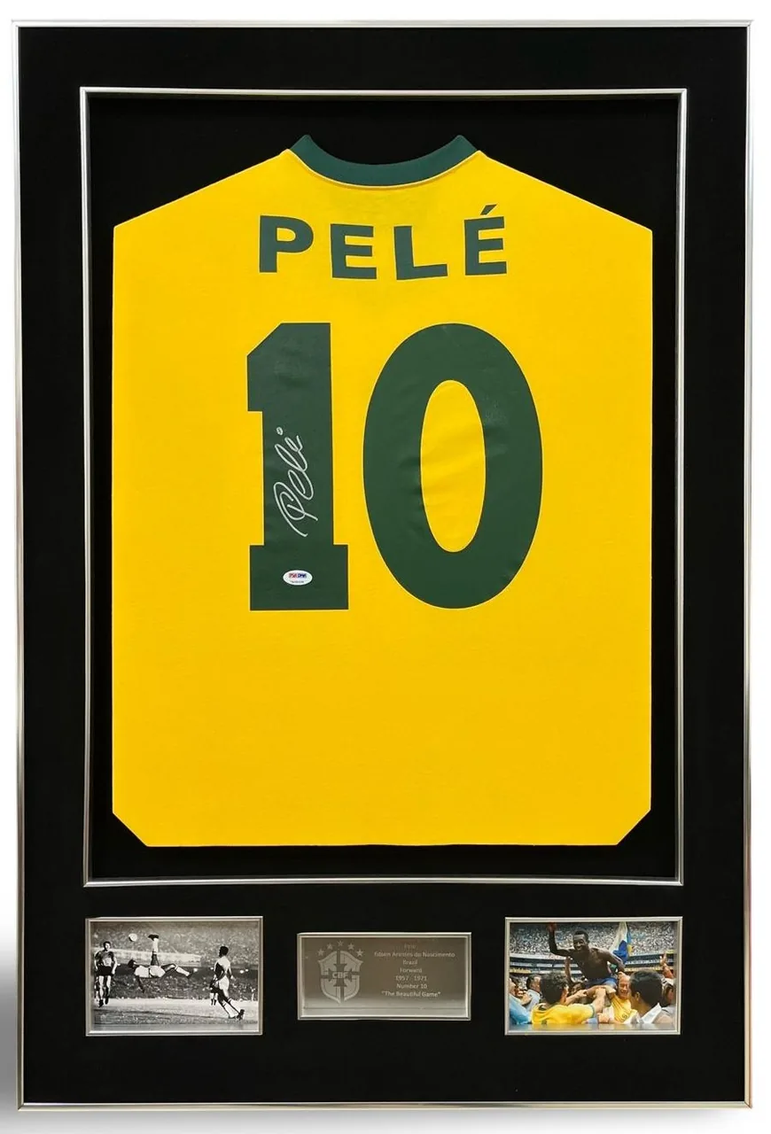 Pelé — signed Brazil shirt — ของสะสมพร้อมลายเซ็นของแท้ในกรอบ