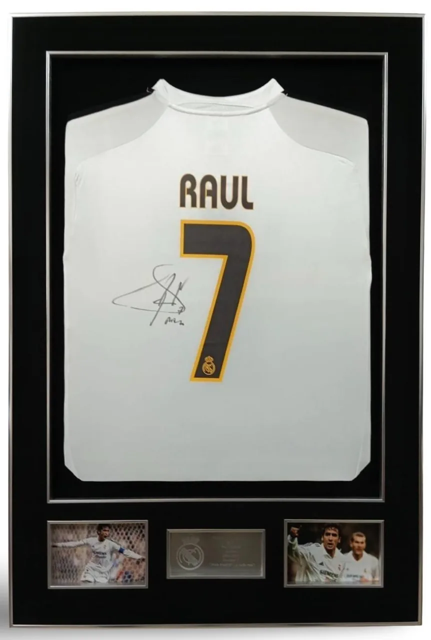 Raúl — signed Real Madrid shirt (gold no. 7, silver frame) — memorabilia bertanda tangan asli dalam bingkai