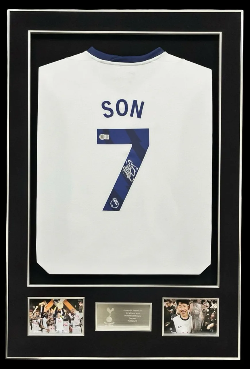 Son Heung-min — signed Tottenham Hotspur shirt (plain white, silver frame) — memorabilia bertanda tangan asli dalam bingkai