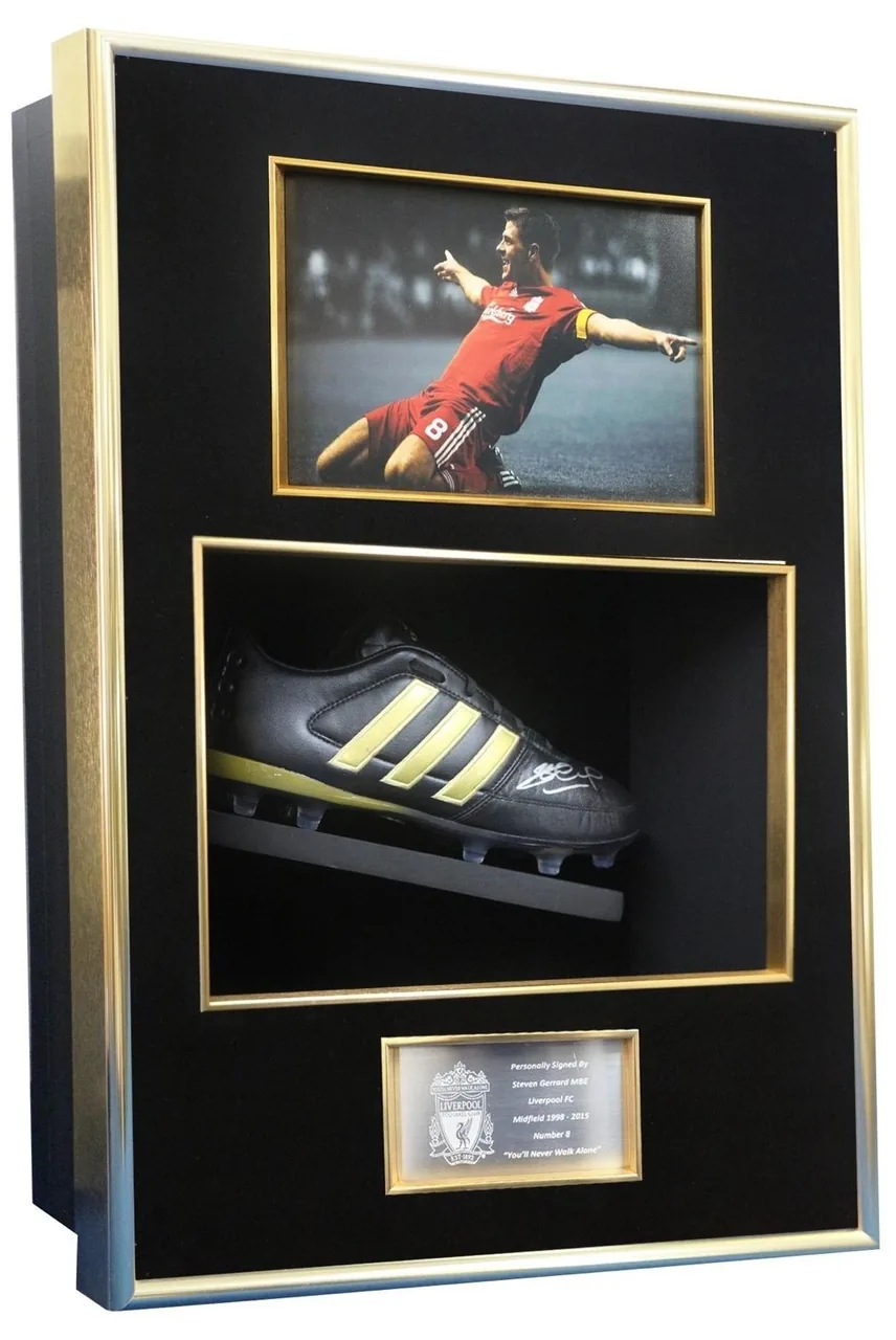 Steven Gerrard — signed Liverpool boot — ของสะสมพร้อมลายเซ็นของแท้ในกรอบ