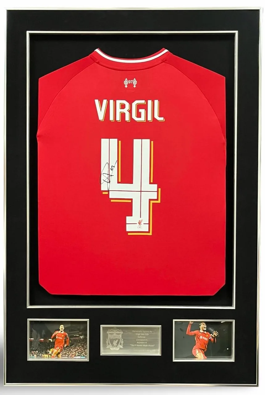 Virgil van Dijk — signed Liverpool shirt (studio photo, silver frame) — memorabilia bertanda tangan asli dalam bingkai